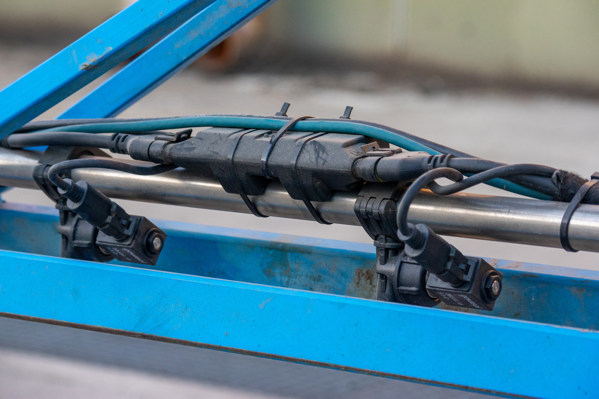 RAPID valves on the boom